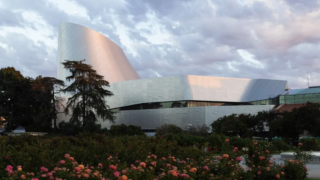 Exterior of the new Samuel Oschin Air and Space Center at the California Science Center