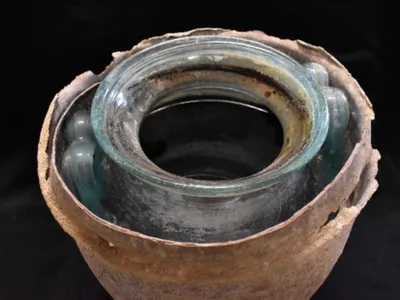 Oldest Wine Ever Found in Liquid Form Unearthed in 2,000-Year-Old Tomb image