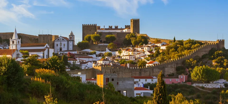  Panorama of the walled town of Óbidos 