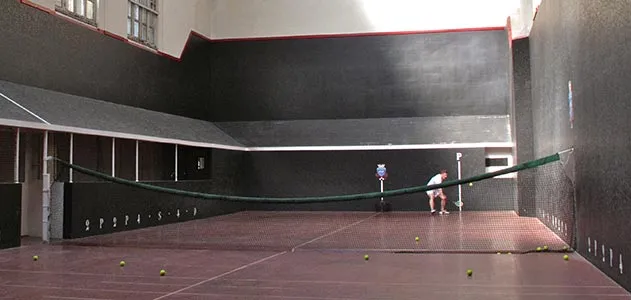 Court tennis jeu de paume
