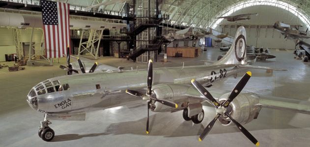 number of b29 bomers to escort the enola gay