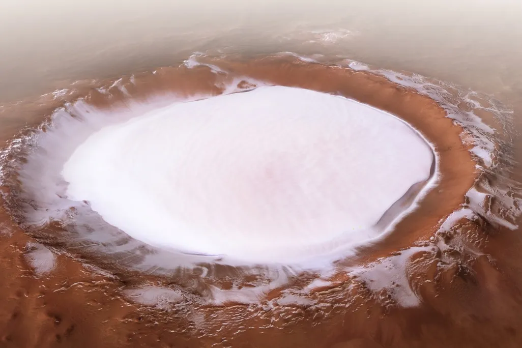 Perspective_view_of_Korolev_crater.jpg