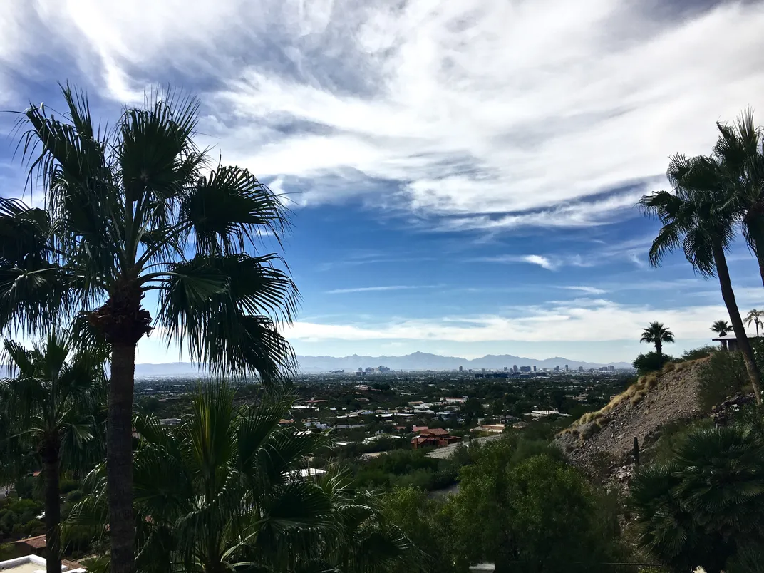 A view of Phoenix from Paradise Valley Smithsonian Photo Contest