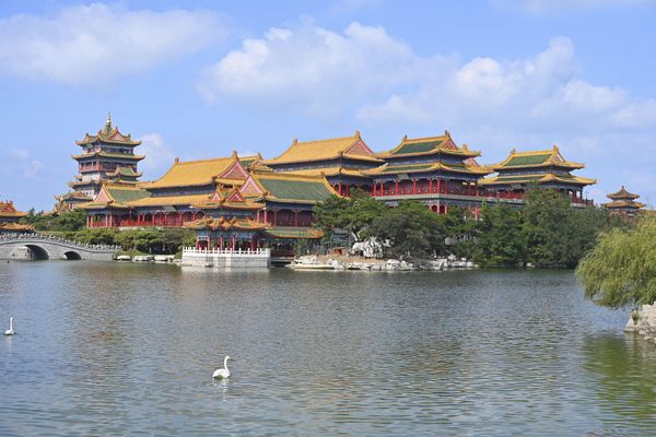 Celestial Jade Pavilion in Penglai Sanxian Mountain 1 thumbnail
