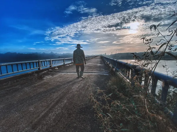 Crossing the bridge. thumbnail