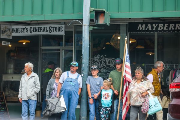 Big support by the big family thumbnail