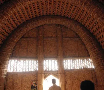 A 30-foot-high communal meetinghouse, or mudheef, is constructed entirely of the region's ubiquitous marsh reeds, which, woven into majestic arches, support even its elegantly curved roof. "If you go back 4,000 years," one villager 
told the author, "you'll find exactly the same design."