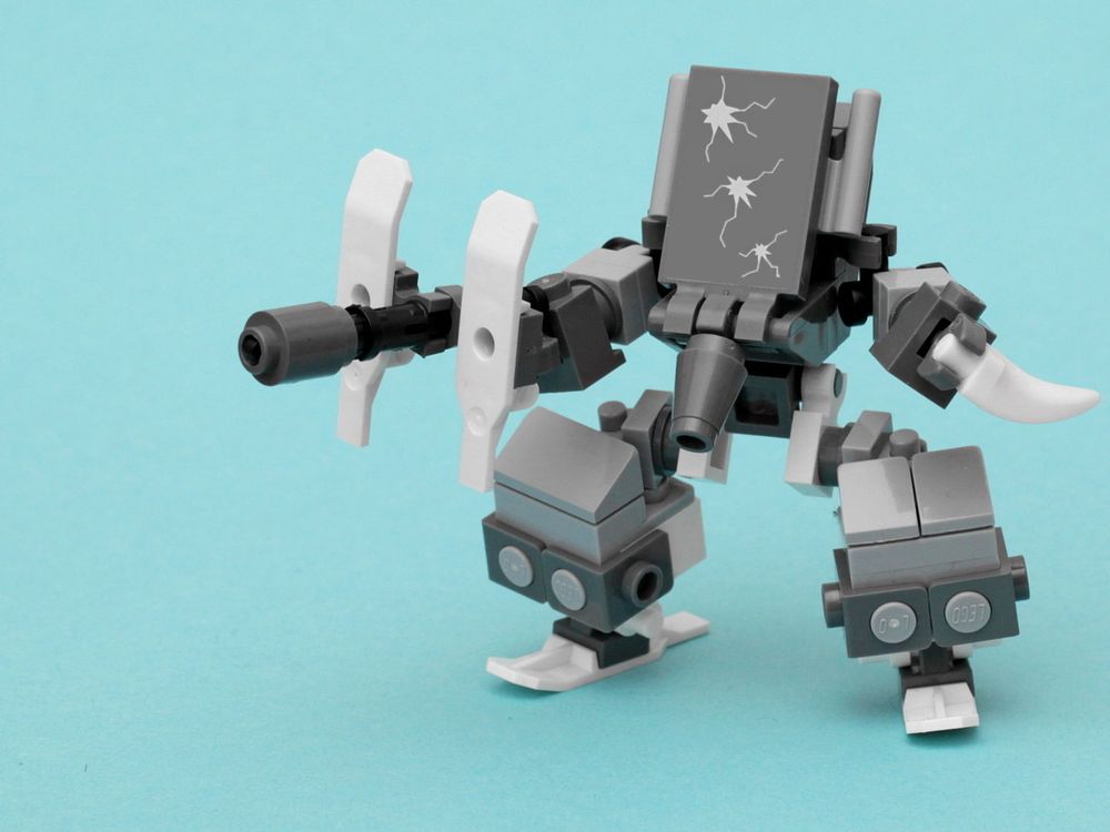 04_03_2014_sniper lego robot.jpg