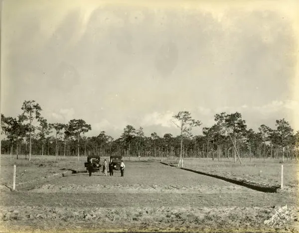 Streets under construction in Tampa in 1925