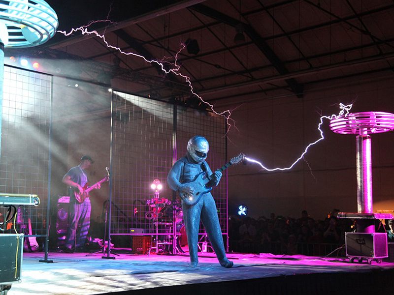 When Electricity and Music Collide, the Tesla Coils Sing, Innovation