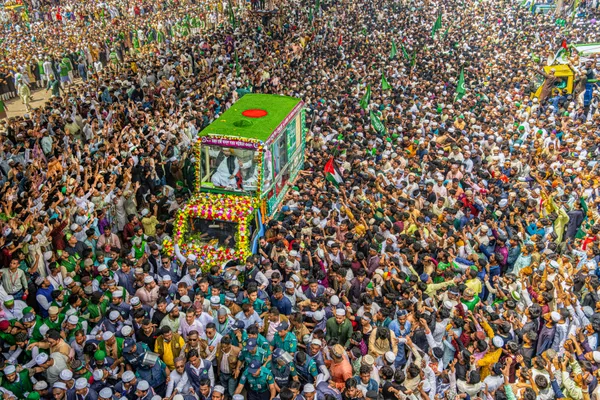 A procession for Eid-e-Milad-Un-Nabi thumbnail