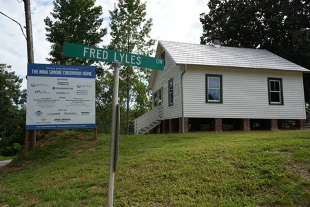 The house is located in&nbsp;Tryon, North Carolina, in the foothills of the Blue Ridge Mountains.