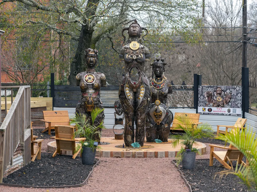 Mothers of Gynecology statue in Montgomery