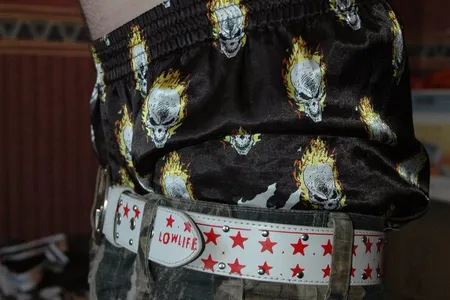 Super low-slung pants