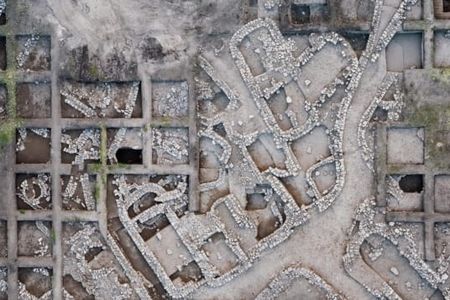 The En Sur site spans 160 acres.