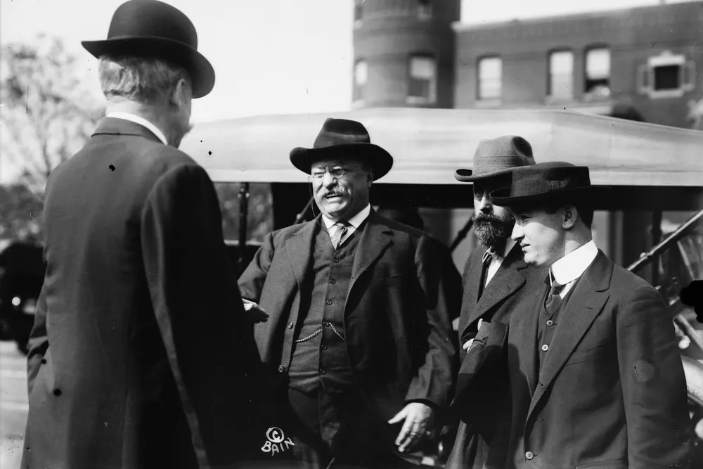 Roosevelt greeting supporters