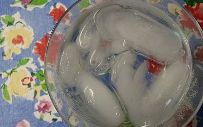 Why do Americans love ice cubes?