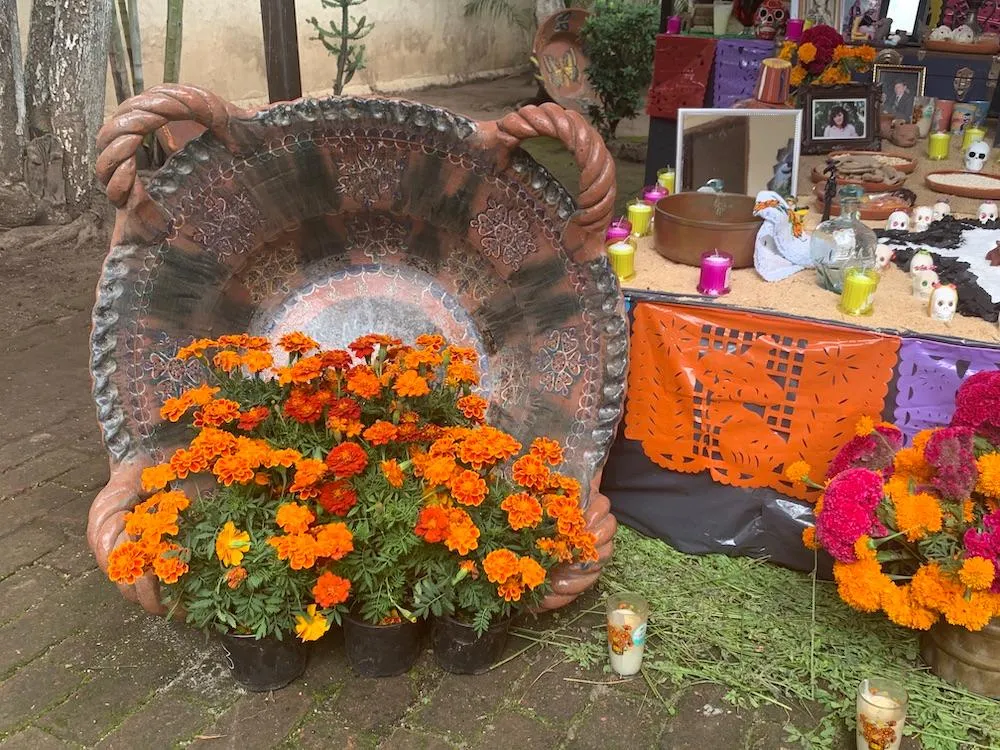 mexican day of the dead altars