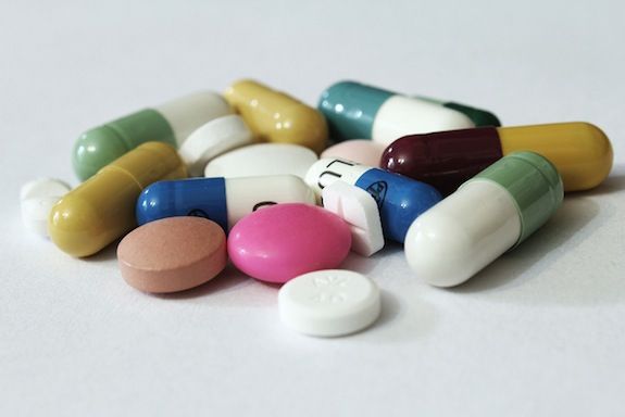 20121224083018pills.jpg