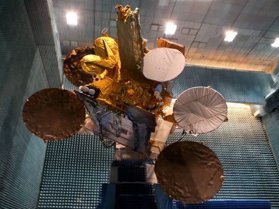 It's showtime: The Eutelsat-9B satellite with its EDRS-A payload undergoes testing at Airbus Defence and Space in Toulouse, France.