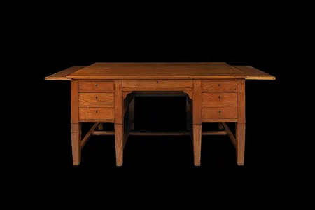 After the war, the contents of Pershing's office, including his desk, were shipped back to the U.S. and delivered to the Smithsonian.