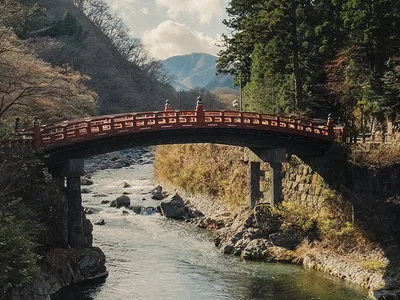 Shinkyo Bridge - social