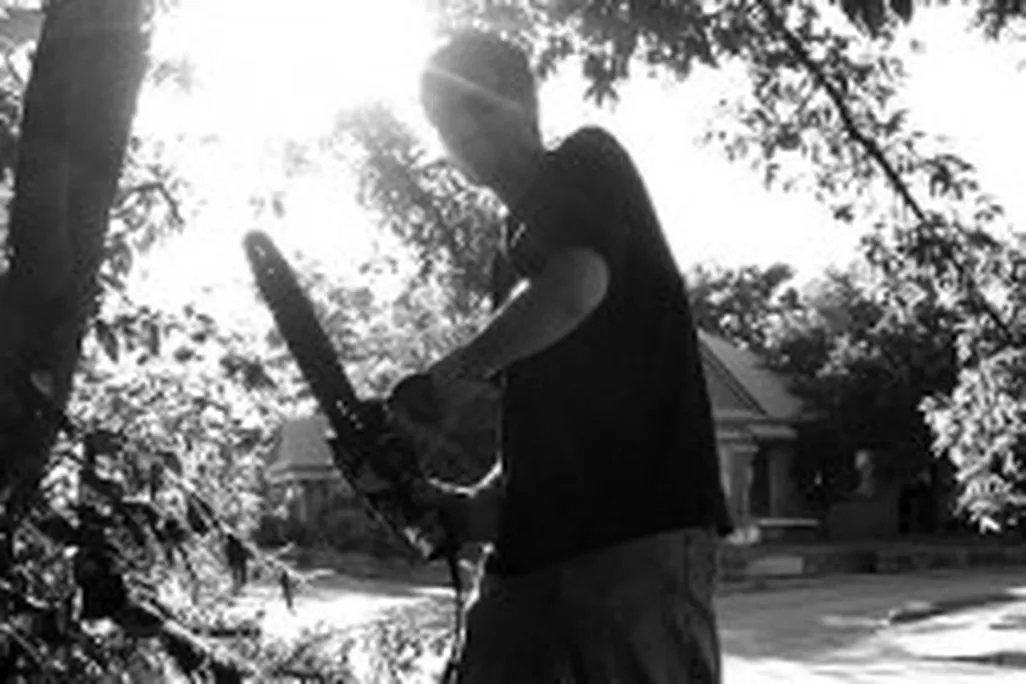 20110520102305chainsaw-225x300.jpg