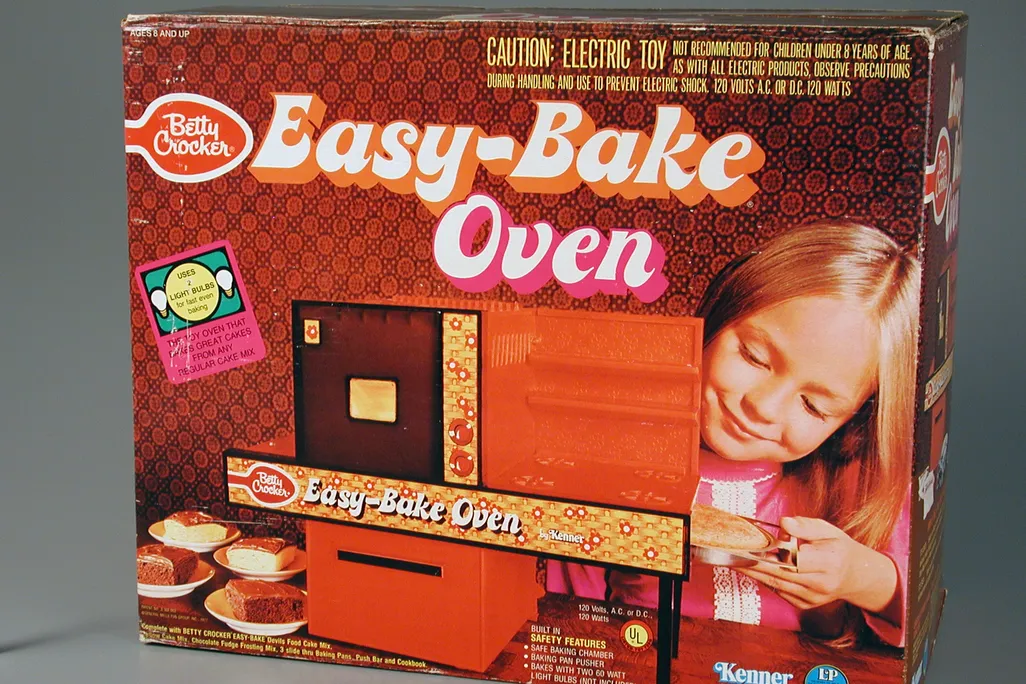 Easy-Bake Oven from Kenner Products, 1977