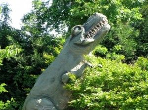 20110520083214golf-course-dinosaur-300x224.jpg