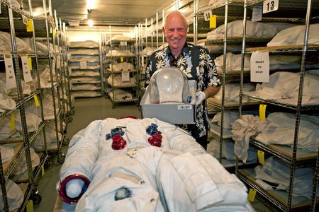 Al Worden visits his Apollo 15 spacesuit at the National Air and Space Museum.