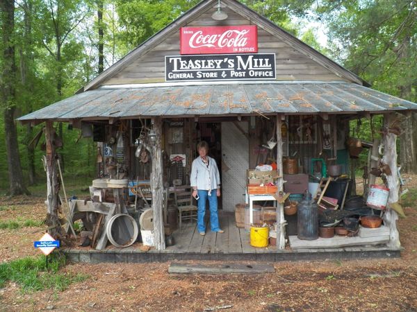 Old gas station, general store and post office on back road in Florida thumbnail