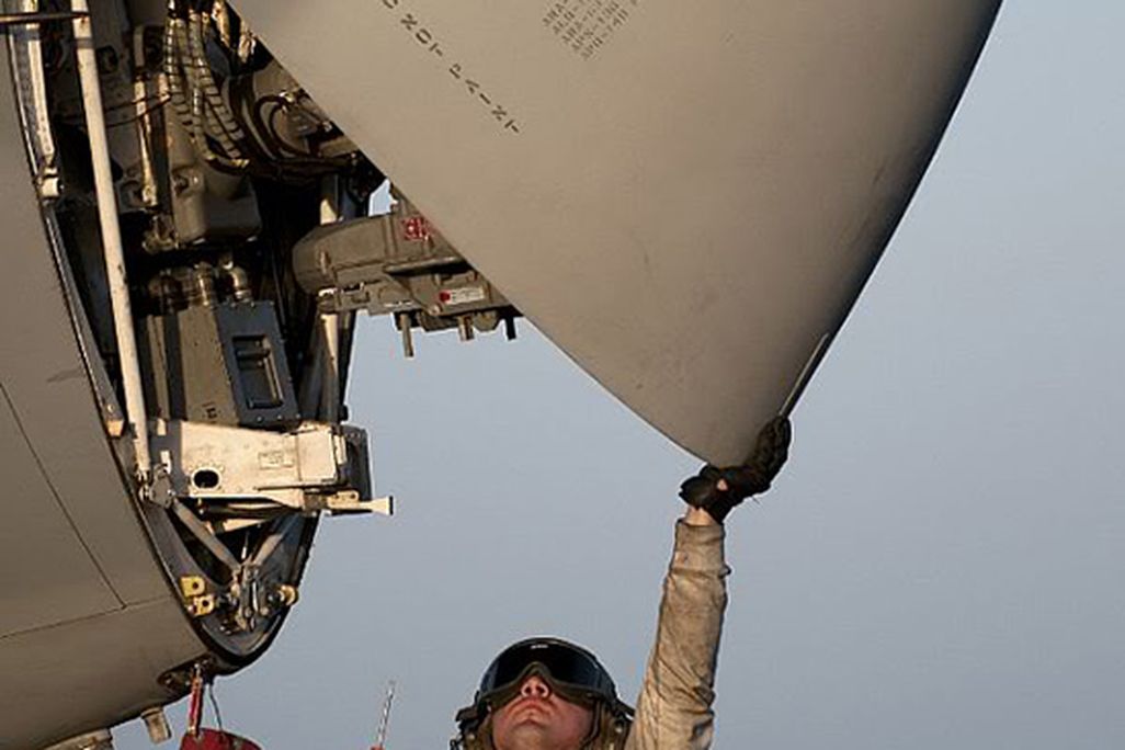 dod_aircraft_maintenance1.jpg
