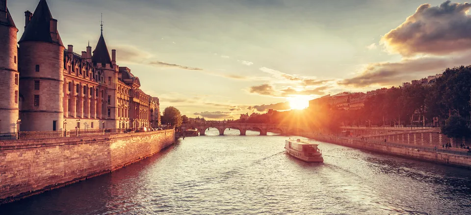  Seine River, Paris 