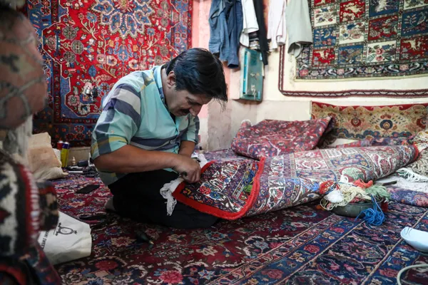 carpet weaving thumbnail