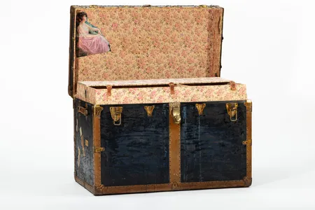 Eusebio Maglinte's steamer trunk, 1920s