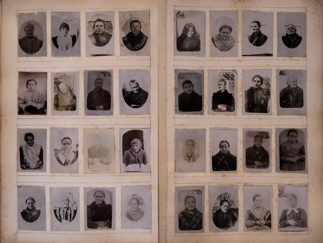 Portraits of female patients housed at the San Clemente psychiatric hospital in the early 1900s