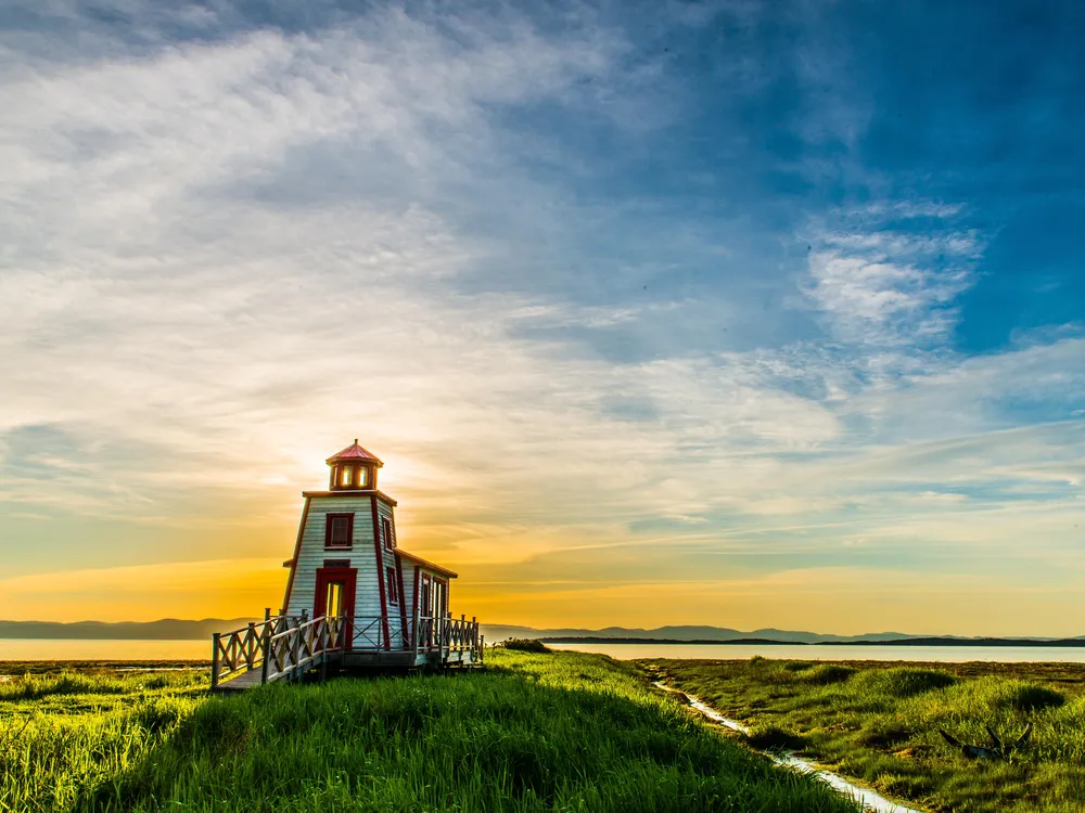 Quebec-lighthouse-Tourisme-Bas-Saint-Laurent.jpg