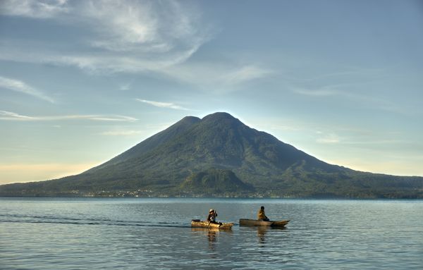 Navegando el lago atitlan thumbnail
