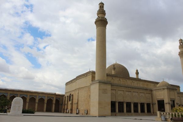 Juma mosque: Azerbaijan's first mosque and the second oldest mosque in the Caucasus. thumbnail