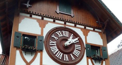 Worlds-largest-cuckoo-clock-470.jpg