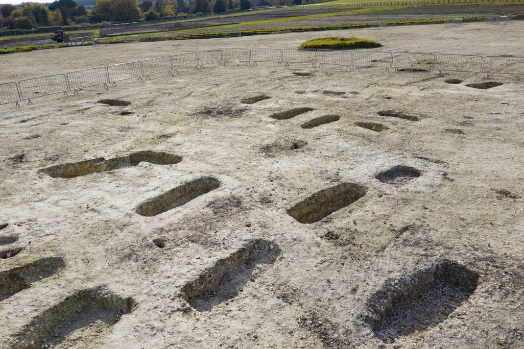 A series of empty graves