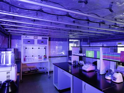 The Smithsonian’s National Museum of Natural History designed and installed a new lab that enables scientists to process and study ancient DNA. (James Di Loreto, Smithsonian) 