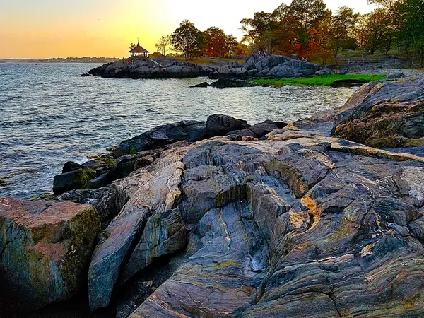 Larchmont Manor Park Sunset thumbnail