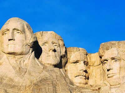 Ninety percent of Mount Rushmore was carved using dynamite.