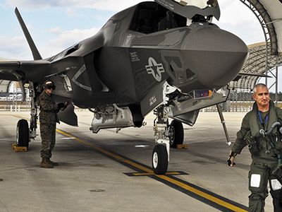 Making-Joint-Strike-Fighter-Pilot-631.jpg