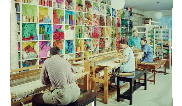 Photograph of Dorothy Liebes in her studio with staff, circa 1950s. Dorothy Liebes papers, circa 1850-1973. Archives of American Art, Smithsonian Institution.