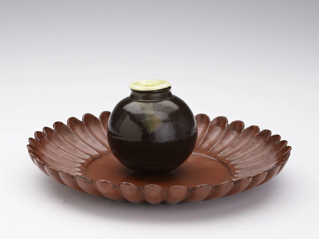 Tea caddy, named Ueda Bunrin, with lacquer tray