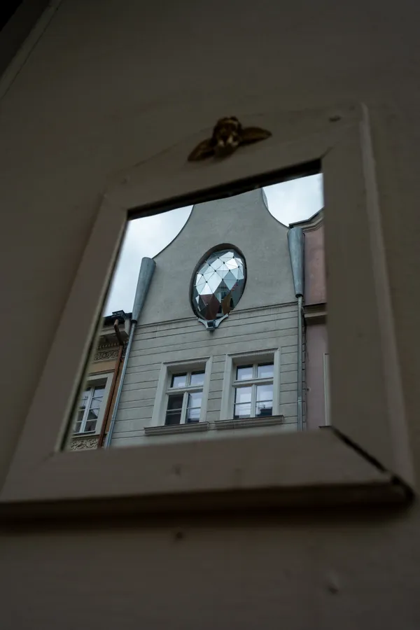 Through the Looking Glass thumbnail