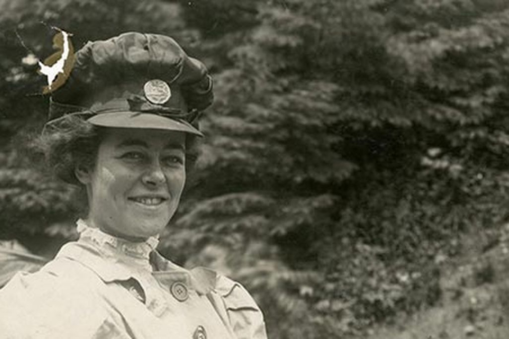 Alice Ramsey in her automobile