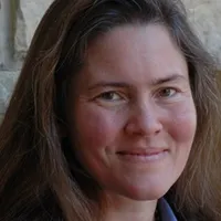 Laura Helmuth